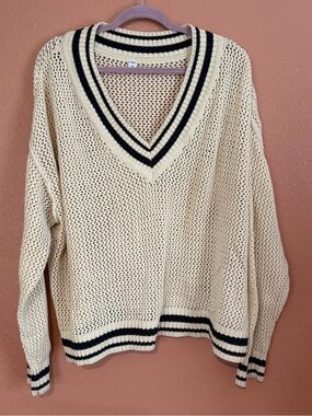 Arizona Jean Company Cream Open-Knit V-Neck Sweater with Dark Navy Blue Trim